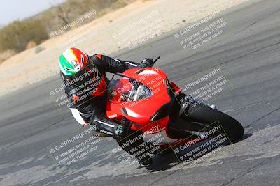 media/Mar-28-2022-Superbike Trackdays (Mon) [[b8603d0f67]]/Open Track Time/Turn 3 Inside/